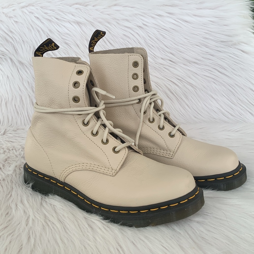 Dr. Martens 1460 Pascal Virginia Leather Boots in Vintage Taupe | US 9 - Picture 3 of 12
